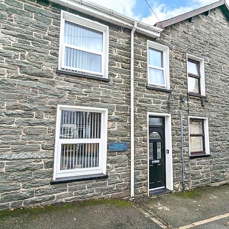 Cheerful 2 Bed Home With Mountain Views Blaenau Ffestiniog Luaran gambar
